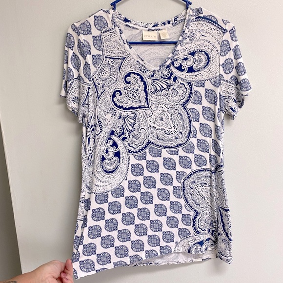 CHICO'S TOP - SMALL - Picture 4 of 9